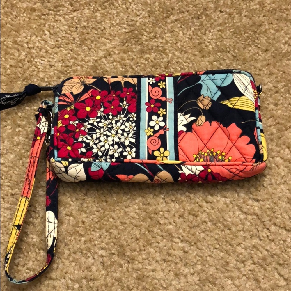 Barely Used Vera Bradley Wristlet - image 1